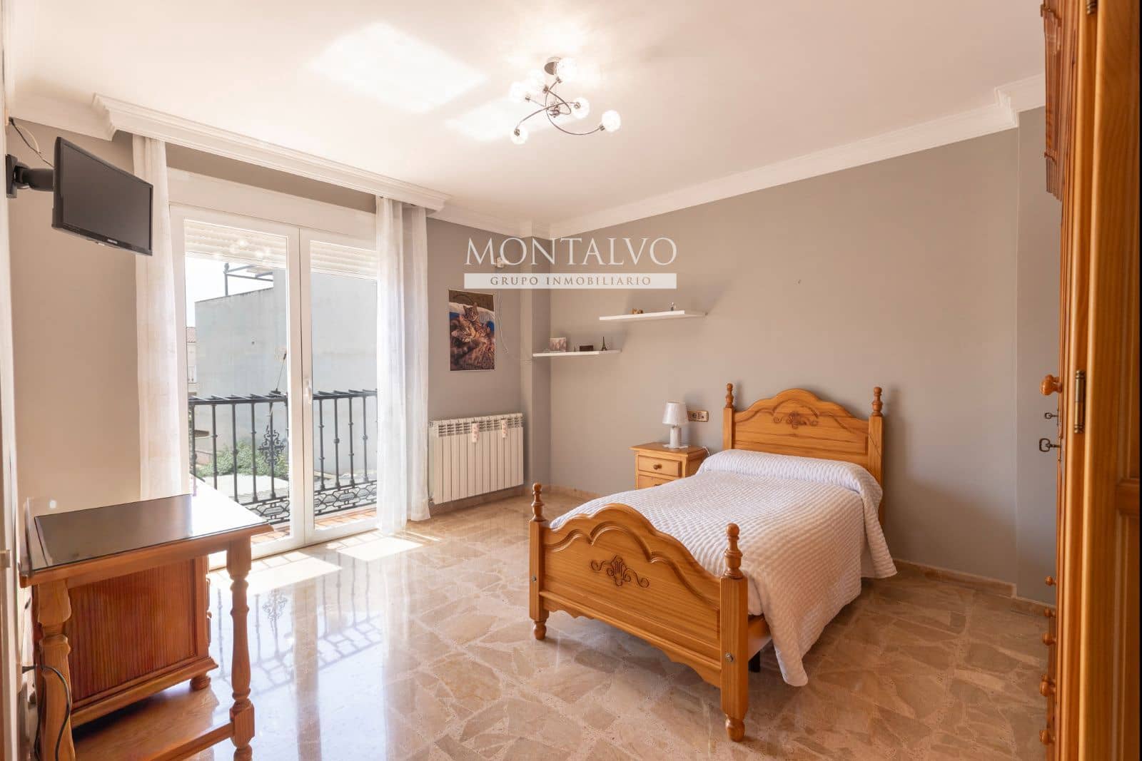 4 bedroom Townhouse for sale in Albolote with garage - € 299,000 (Ref: 9827695)