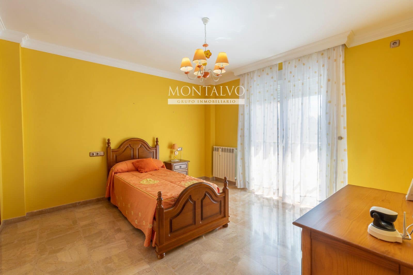 4 bedroom Townhouse for sale in Albolote with garage - € 299,000 (Ref: 9827695)