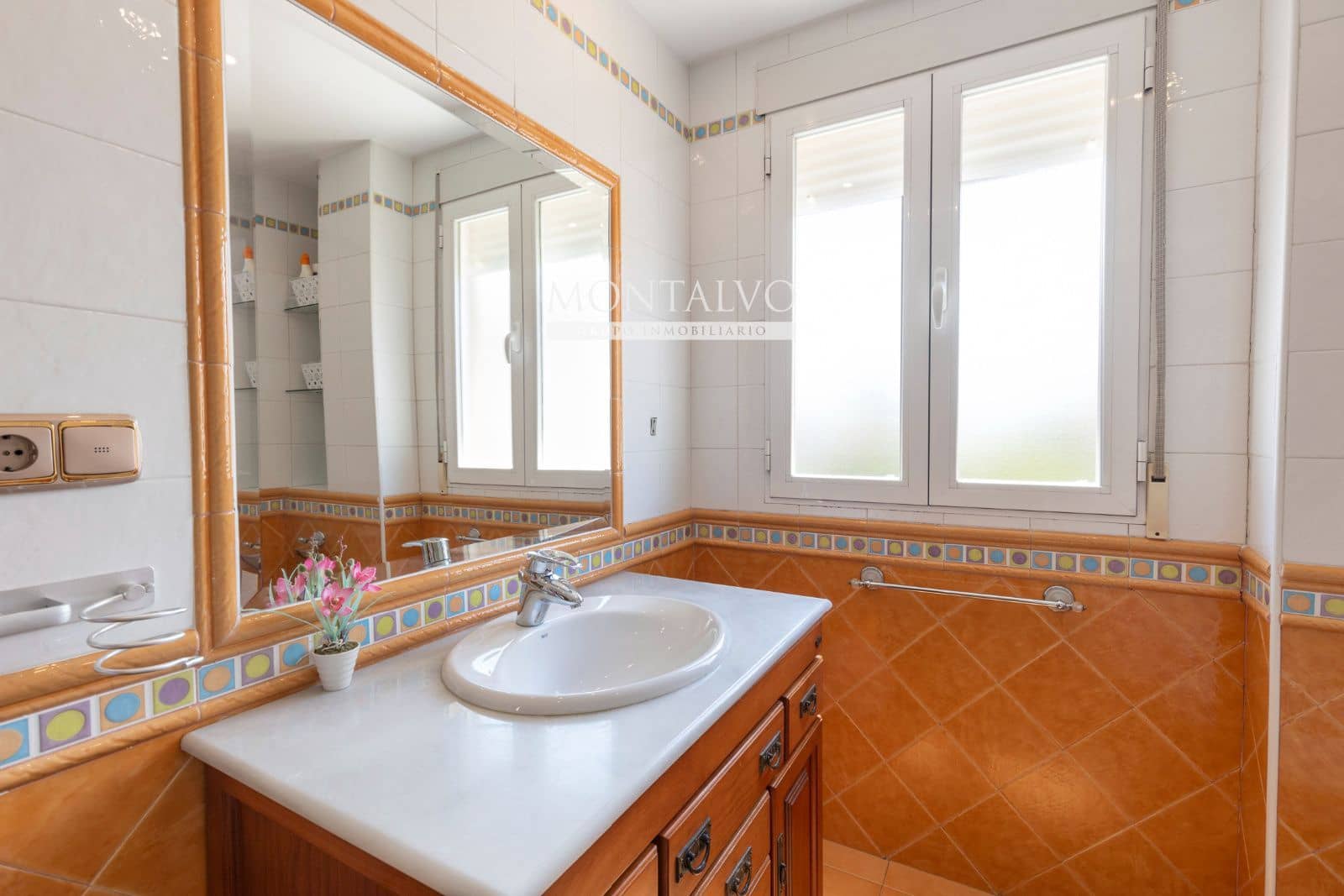 4 bedroom Townhouse for sale in Albolote with garage - € 299,000 (Ref: 9827695)