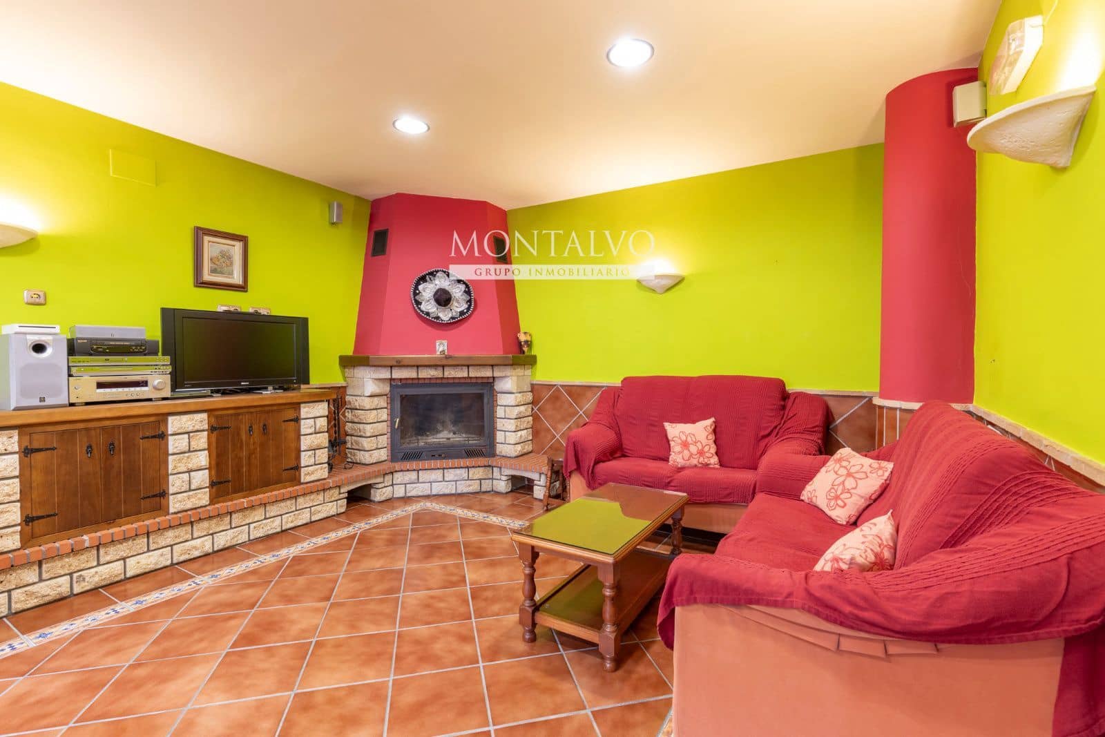 4 bedroom Townhouse for sale in Albolote with garage - € 299,000 (Ref: 9827695)