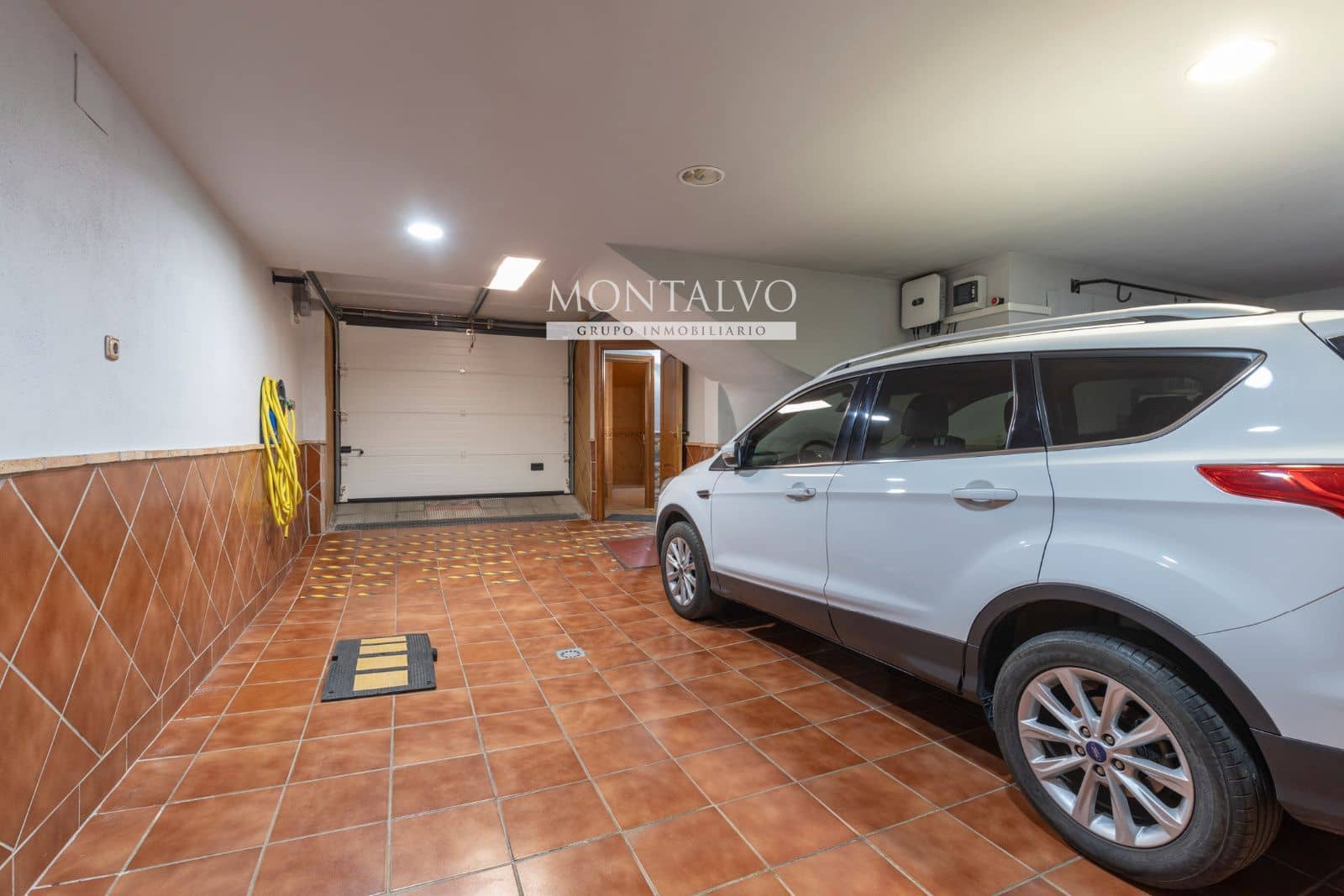 4 bedroom Townhouse for sale in Albolote with garage - € 299,000 (Ref: 9827695)