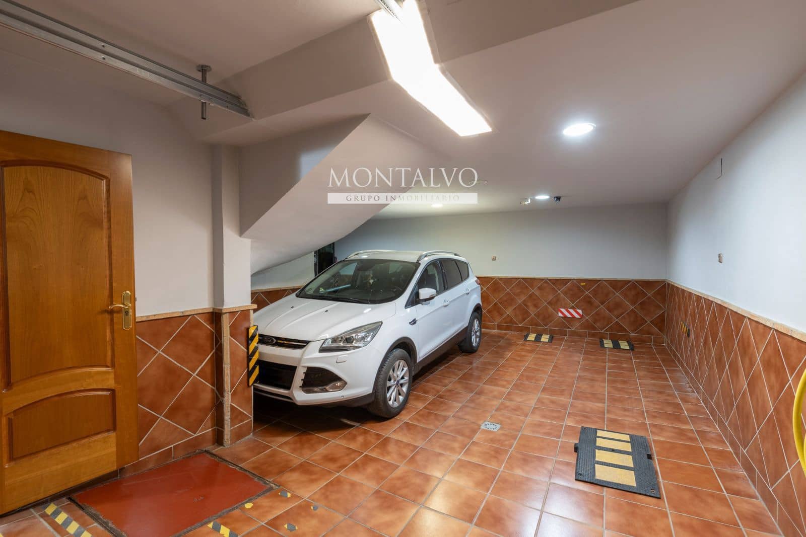 4 bedroom Townhouse for sale in Albolote with garage - € 299,000 (Ref: 9827695)