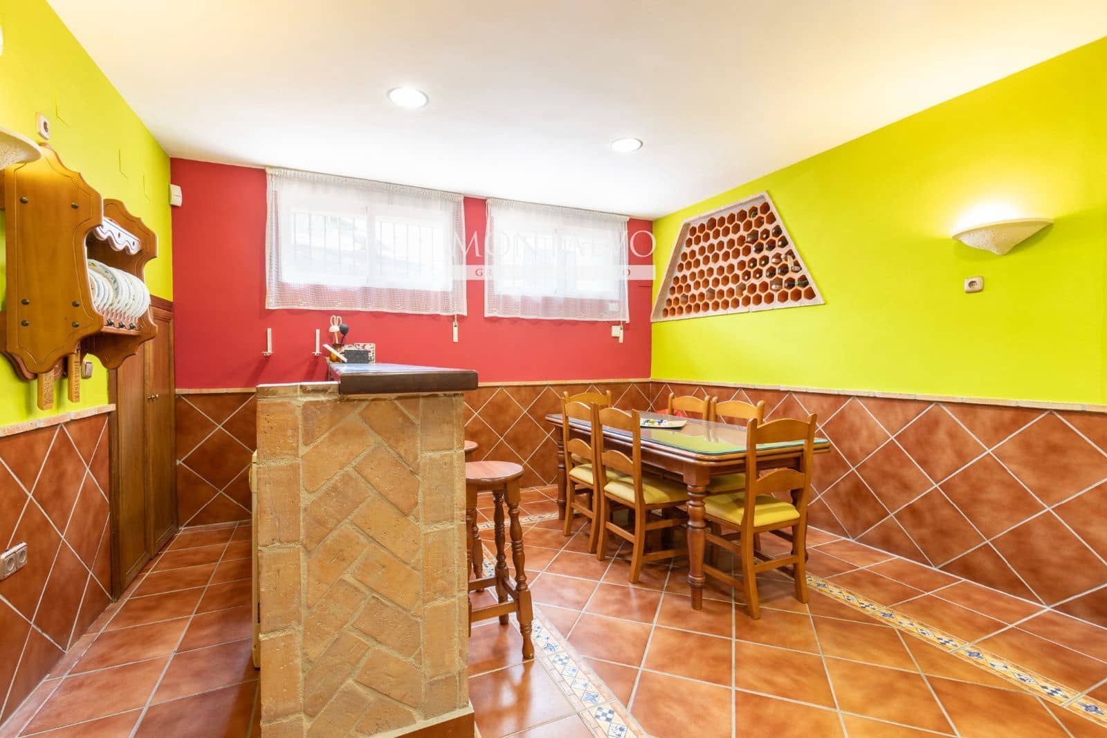 4 bedroom Townhouse for sale in Albolote with garage - € 299,000 (Ref: 9827695)