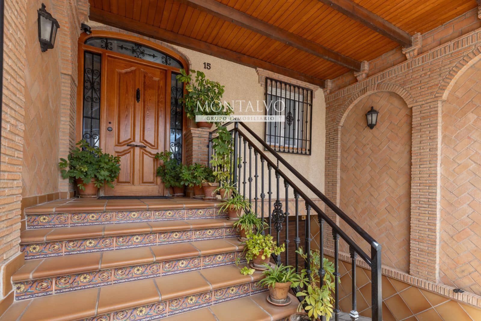 4 bedroom Townhouse for sale in Albolote with garage - € 299,000 (Ref: 9827695)
