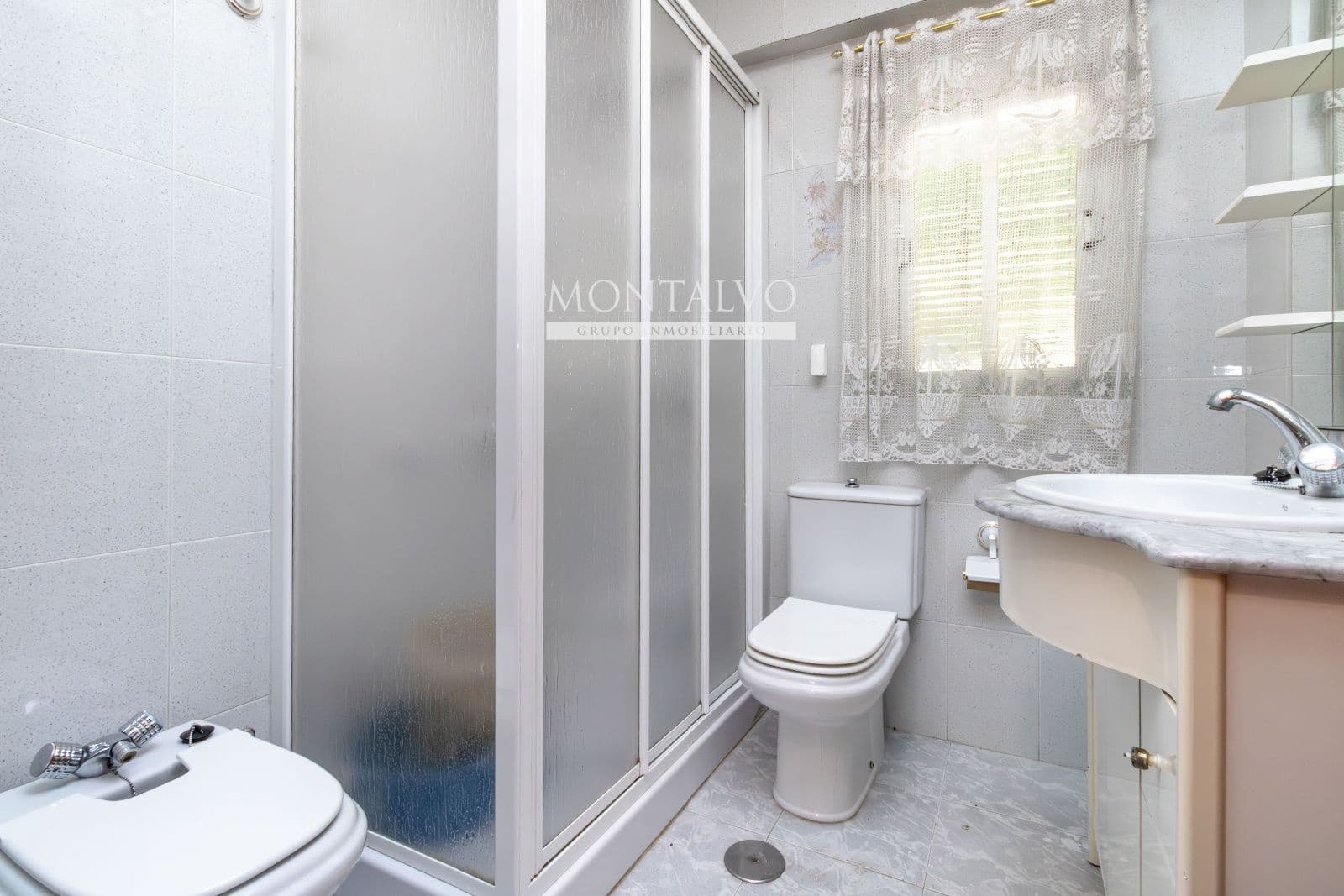 3 Zimmer Wohnung zu vermieten in Granada Stadt - 900 € (Ref: 9838701)