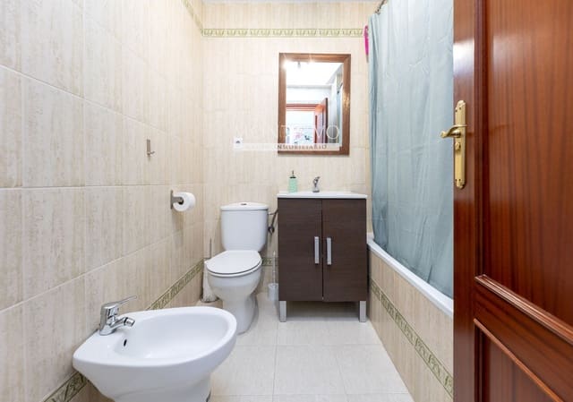 3 soveværelse Lejlighed til salg i Maracena med garage - € 198.000 (Ref: 9852162)