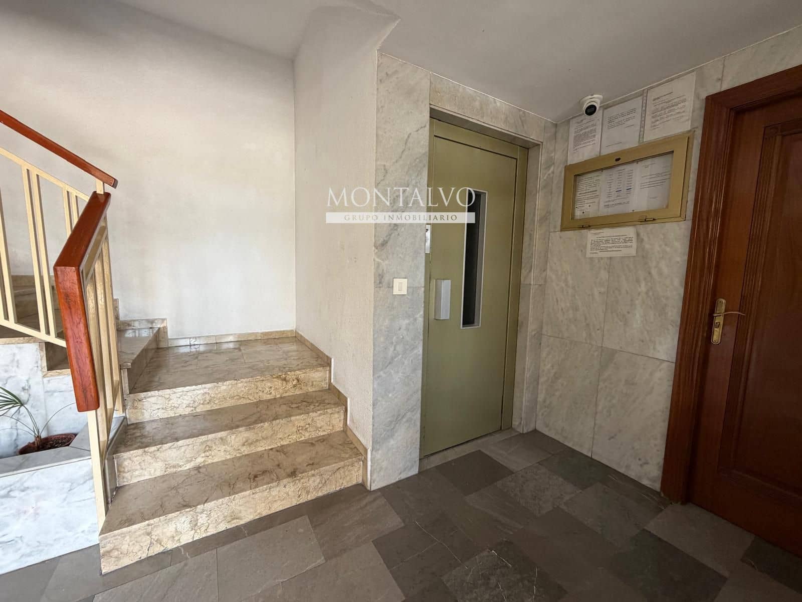 4 bedroom Flat for rent in Granada city - € 1,000 (Ref: 9861131)