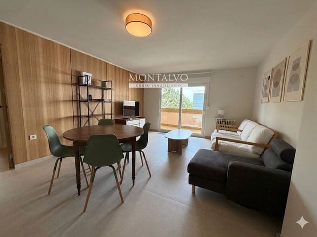4 bedroom Flat for rent in Figares, Granada city - € 1,000 (Ref: 9861131)