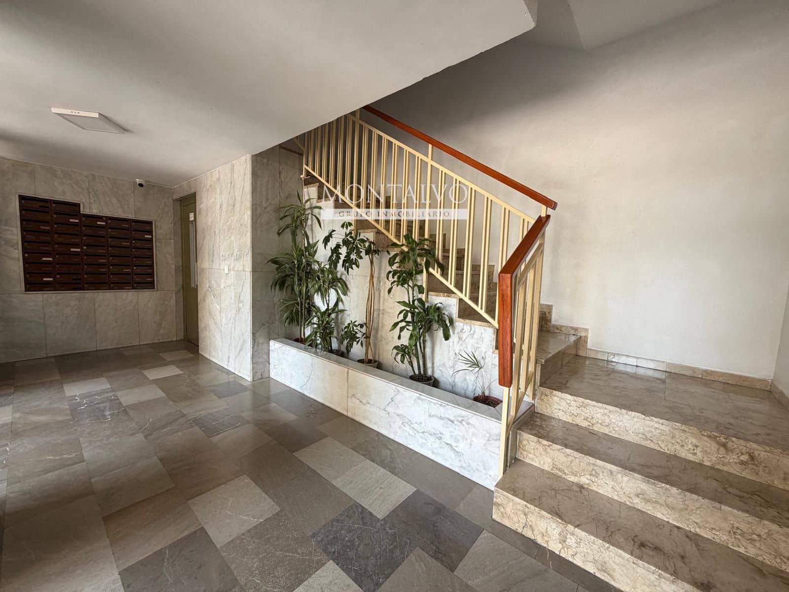 4 bedroom Flat for rent in Granada city - € 1,000 (Ref: 9861131)