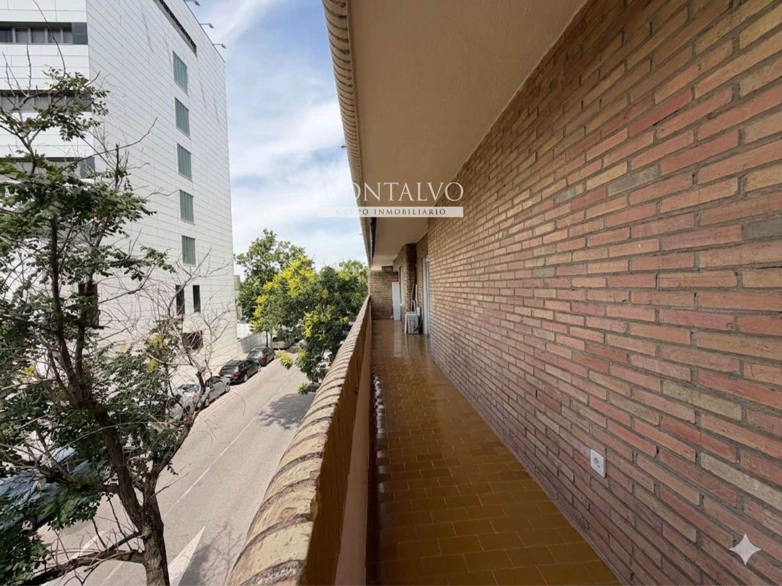 4 bedroom Flat for rent in Granada city - € 1,000 (Ref: 9861131)