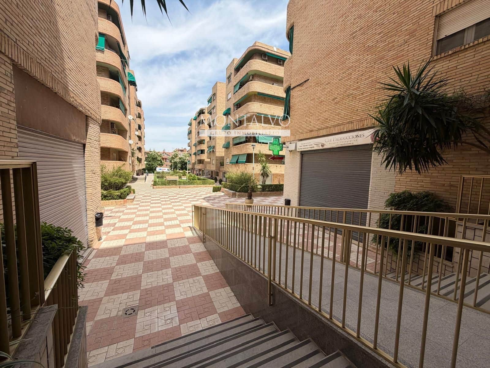 4 bedroom Flat for rent in Granada city - € 1,000 (Ref: 9861131)