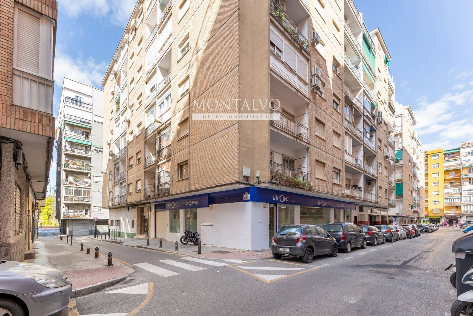 4 quarto Apartamento para arrendar em Granada cidade - 1 300 € (Ref: 9889548)