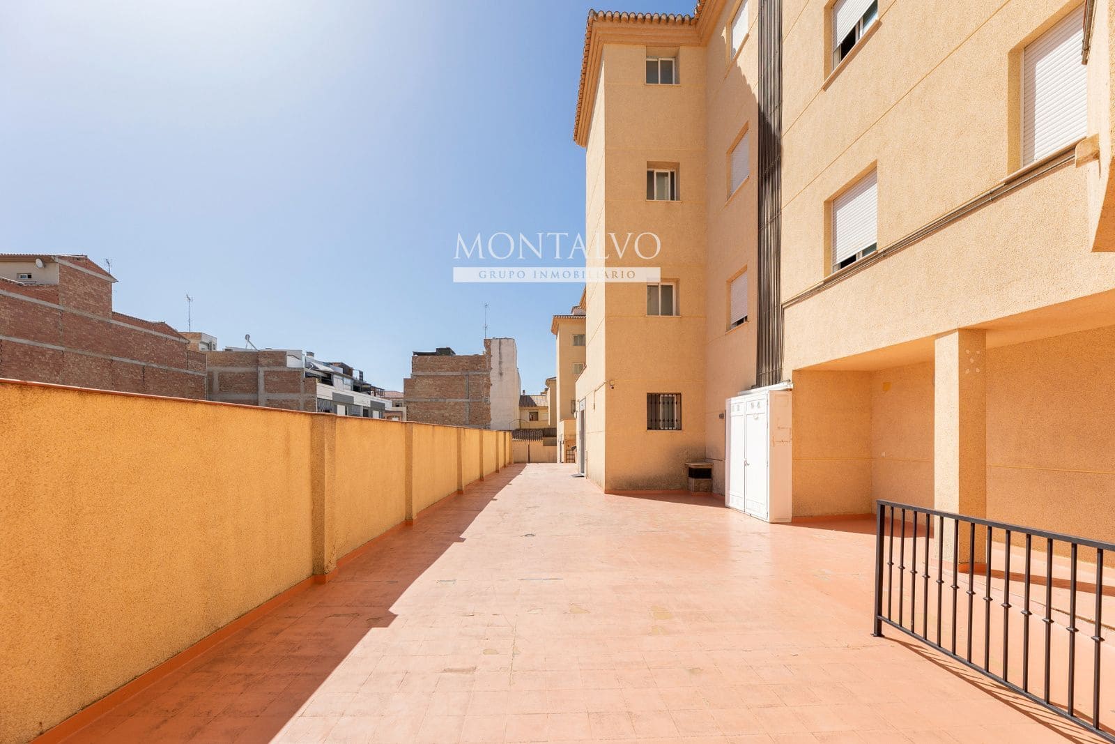 Ático de 2 habitaciones en Atarfe en venta con garaje - 179.000 € (Ref: 9890986)