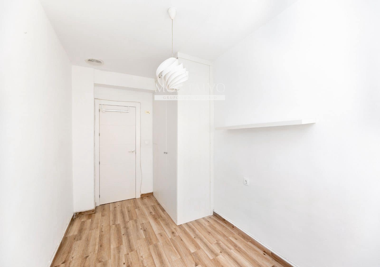 3 bedroom Flat for rent in Granada city - € 850 (Ref: 9895637)