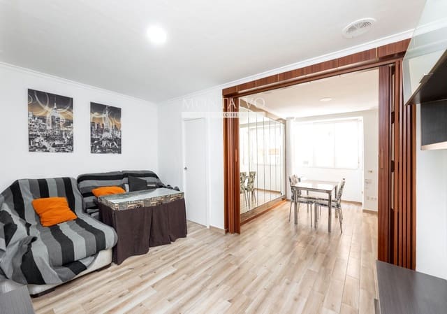 3 bedroom Flat for rent in Pajaritos - Plaza de Toros, Granada city - € 850 (Ref: 9895637)