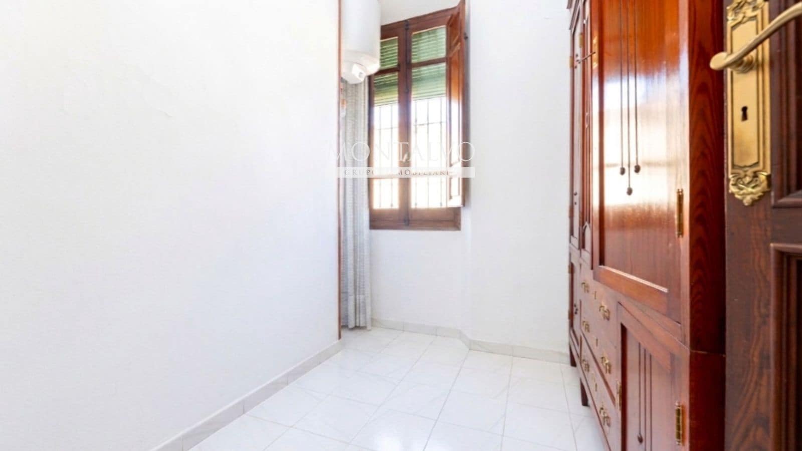 4 bedroom Villa for sale in Atarfe with pool garage - € 270,000 (Ref: 9897297)