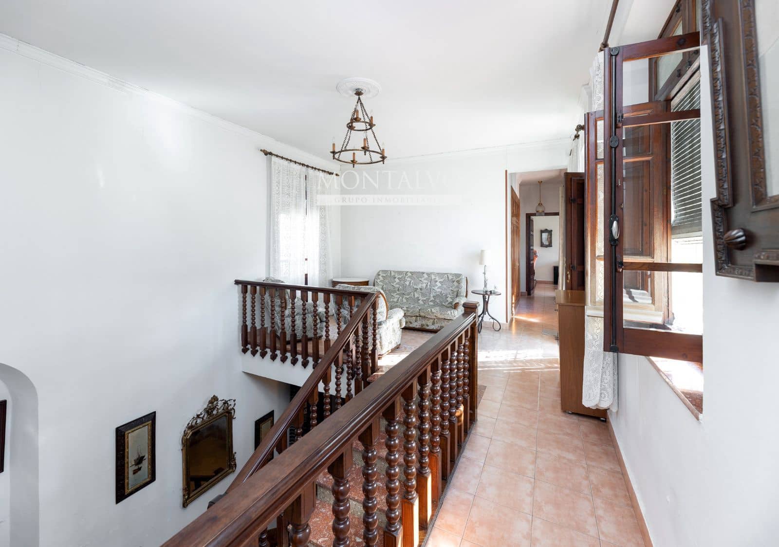 4 bedroom Villa for sale in Atarfe with pool garage - € 270,000 (Ref: 9897297)