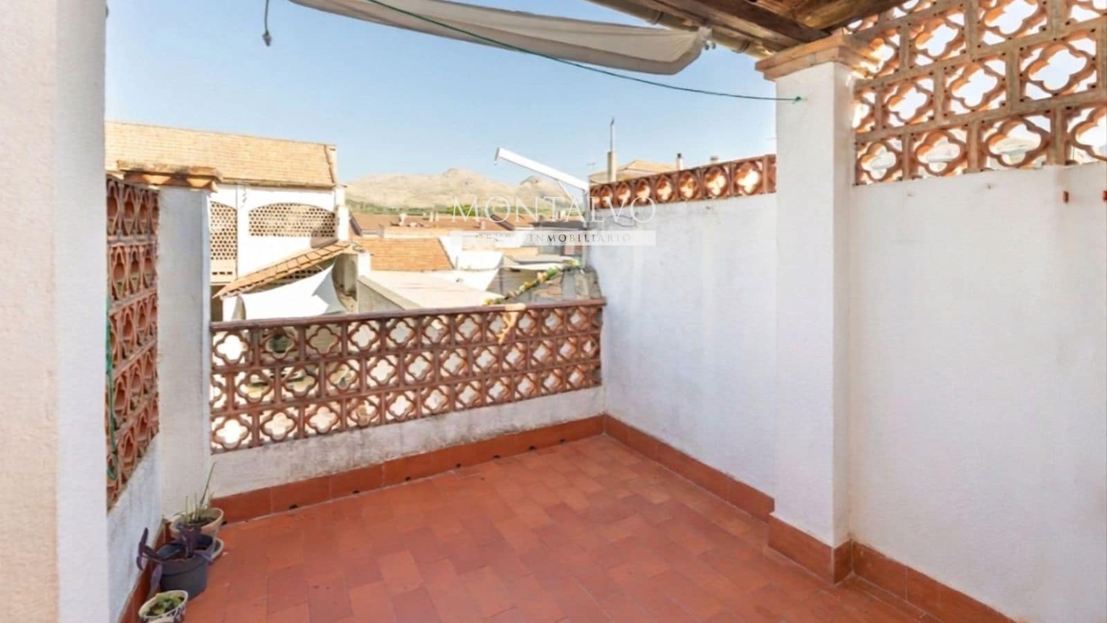 4 bedroom Villa for sale in Atarfe with pool garage - € 270,000 (Ref: 9897297)