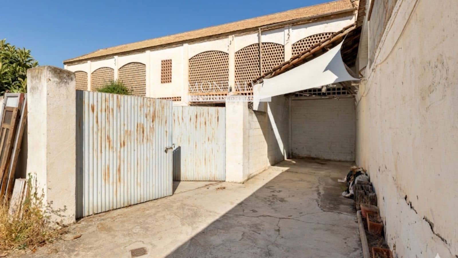 4 bedroom Villa for sale in Atarfe with pool garage - € 270,000 (Ref: 9897297)