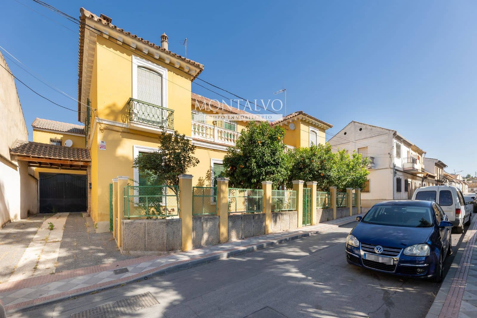 4 bedroom Villa for sale in Atarfe with pool garage - € 270,000 (Ref: 9897297)