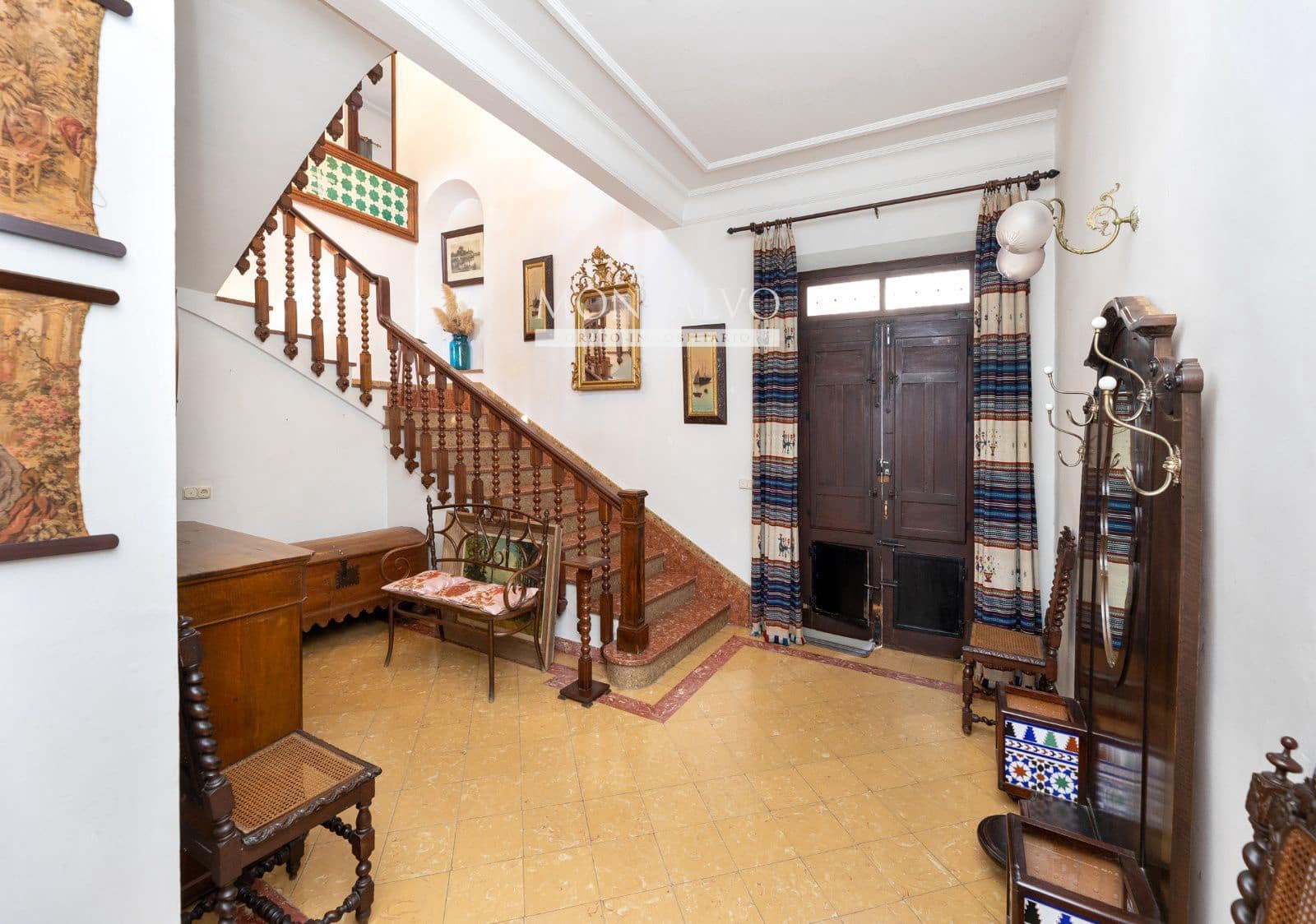 4 bedroom Villa for sale in Atarfe with pool garage - € 270,000 (Ref: 9897297)