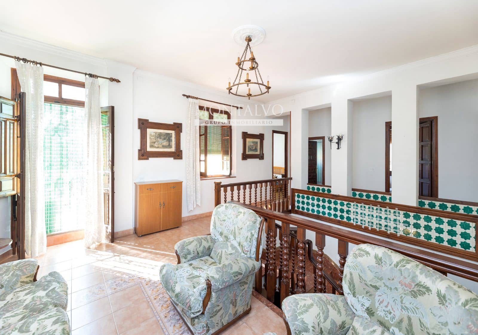 4 bedroom Villa for sale in Atarfe with pool garage - € 270,000 (Ref: 9897297)