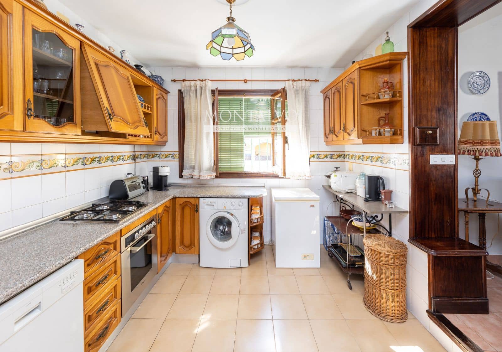 4 bedroom Villa for sale in Atarfe with pool garage - € 270,000 (Ref: 9897297)