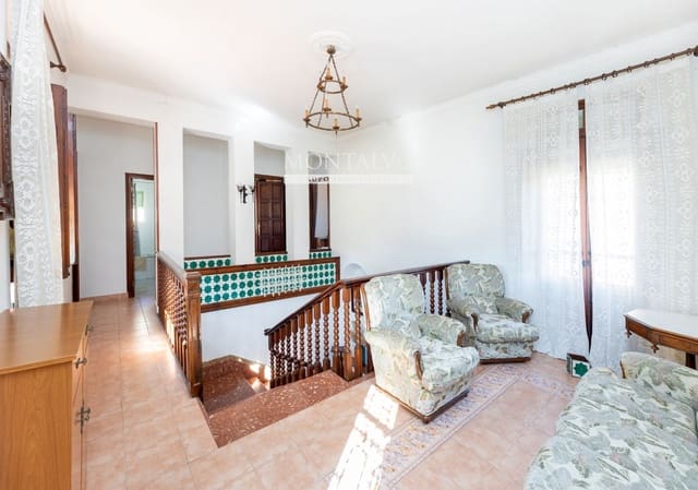 4 bedroom Villa for sale in Atarfe with pool garage - € 270,000 (Ref: 9897297)