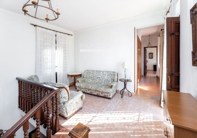 4 bedroom Villa for sale in Atarfe with pool garage - € 270,000 (Ref: 9897297)