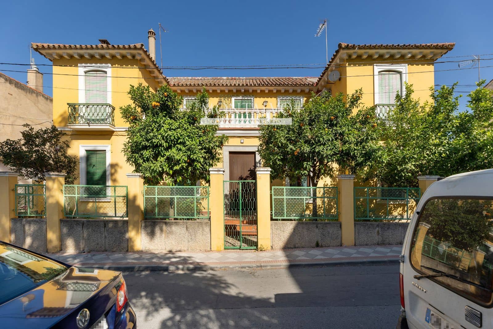4 bedroom Villa for sale in Atarfe with pool garage - € 270,000 (Ref: 9897297)