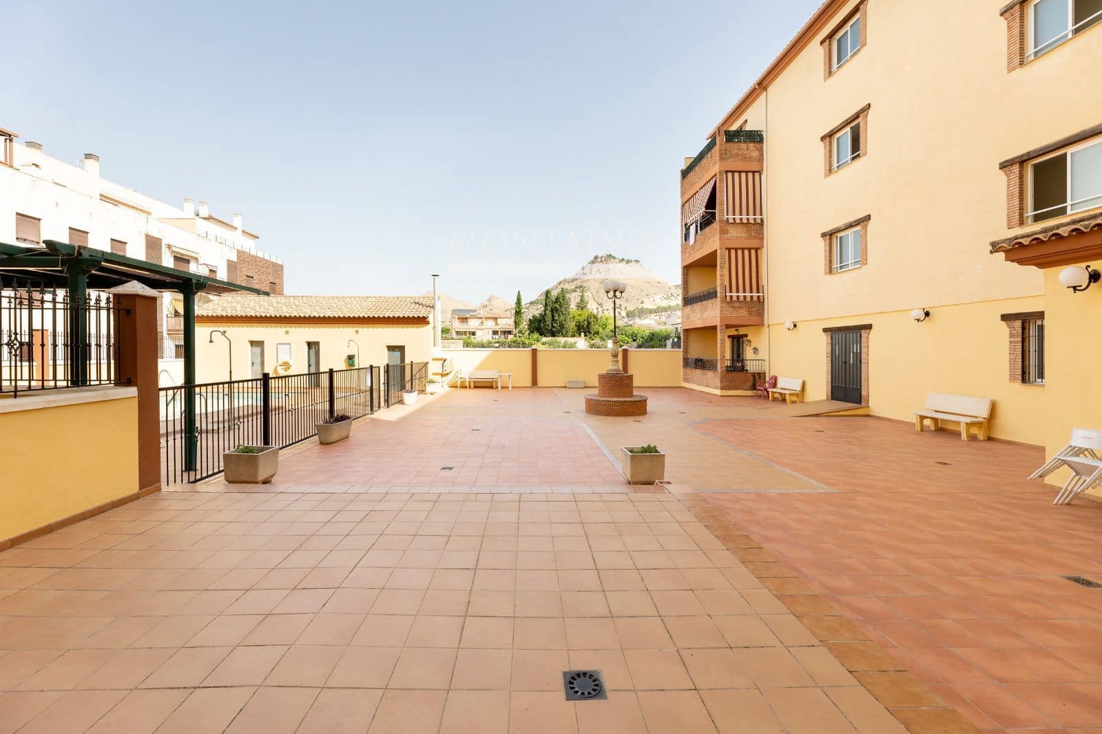 Piso de 2 habitaciones en Atarfe en alquiler con piscina - 650 € (Ref: 9918636)