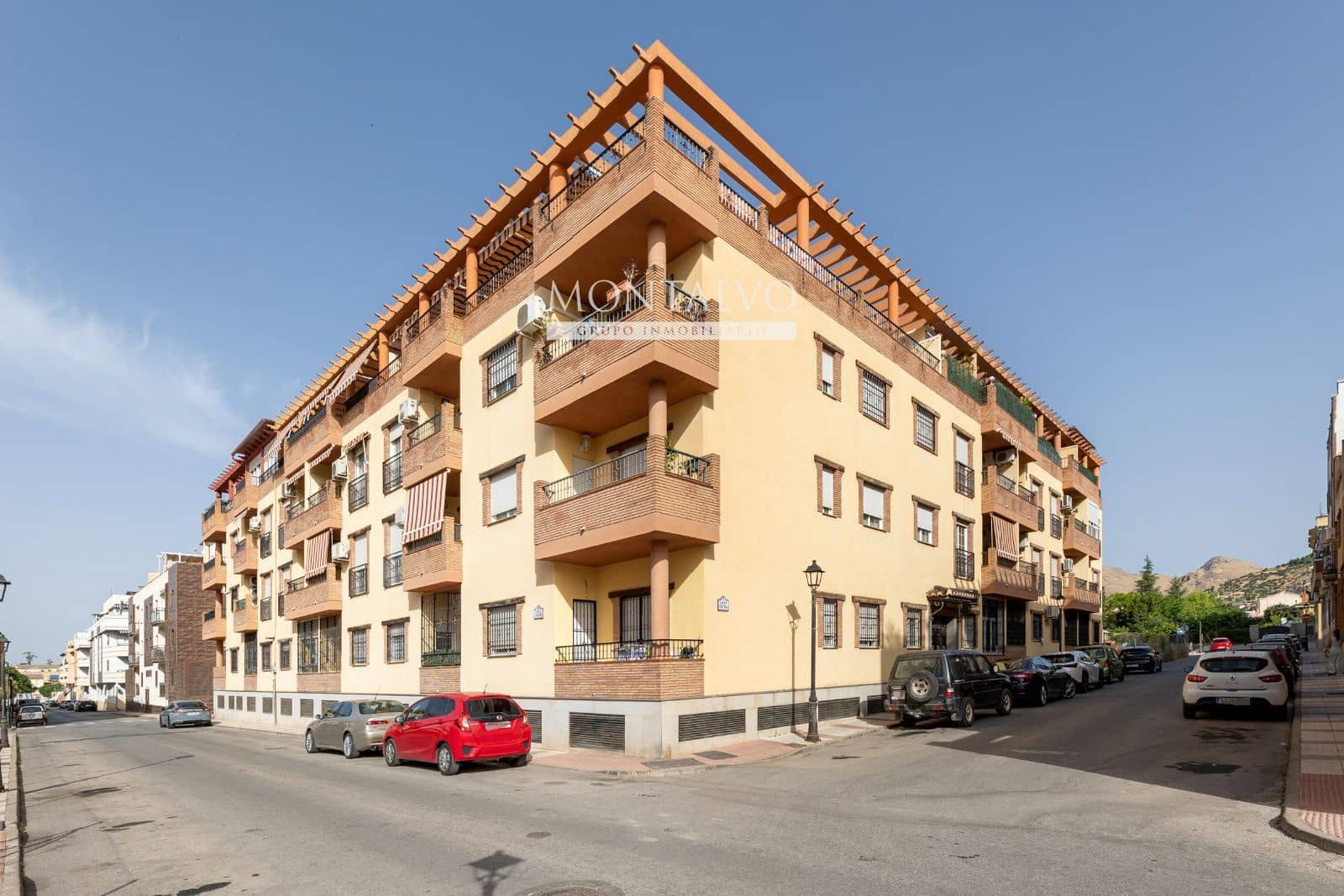 Piso de 2 habitaciones en Atarfe en alquiler con piscina - 650 € (Ref: 9918636)