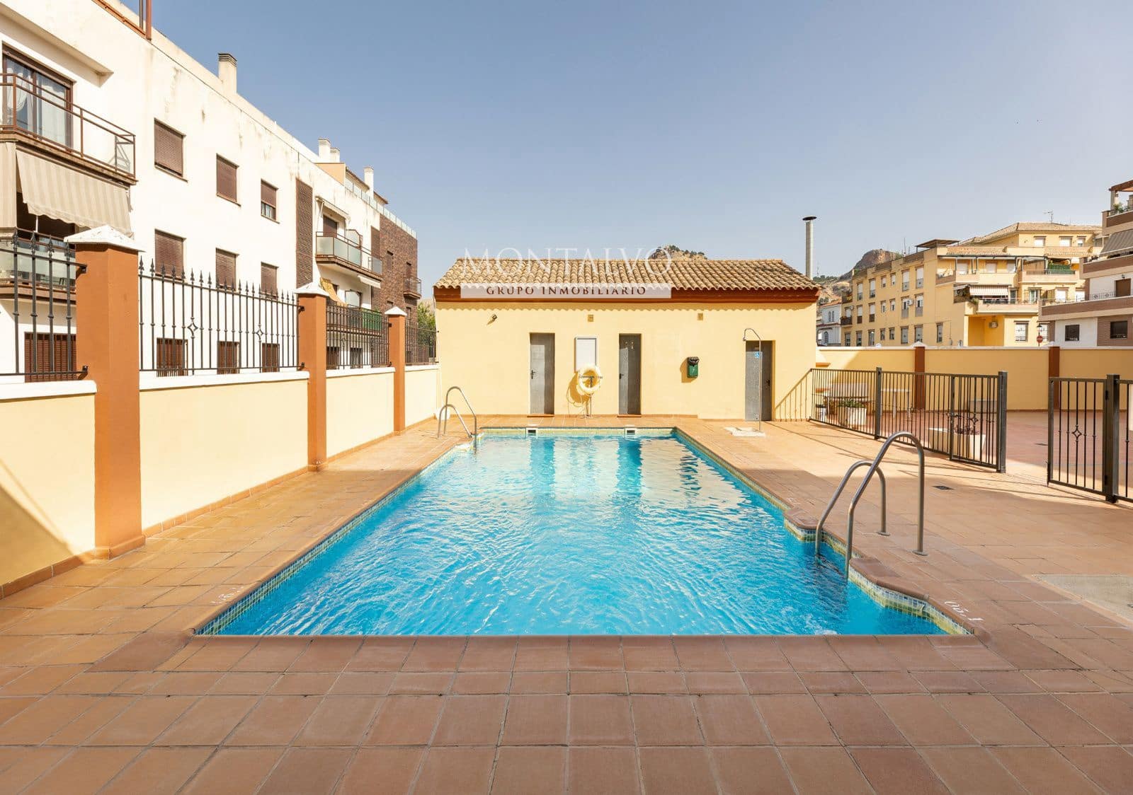 Piso de 2 habitaciones en Atarfe en alquiler con piscina - 650 € (Ref: 9918636)