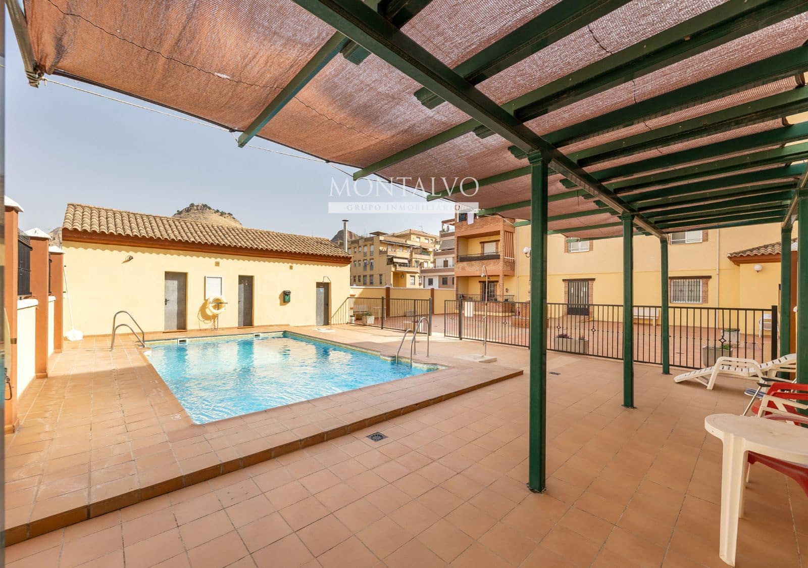 Piso de 2 habitaciones en Atarfe en alquiler con piscina - 650 € (Ref: 9918636)