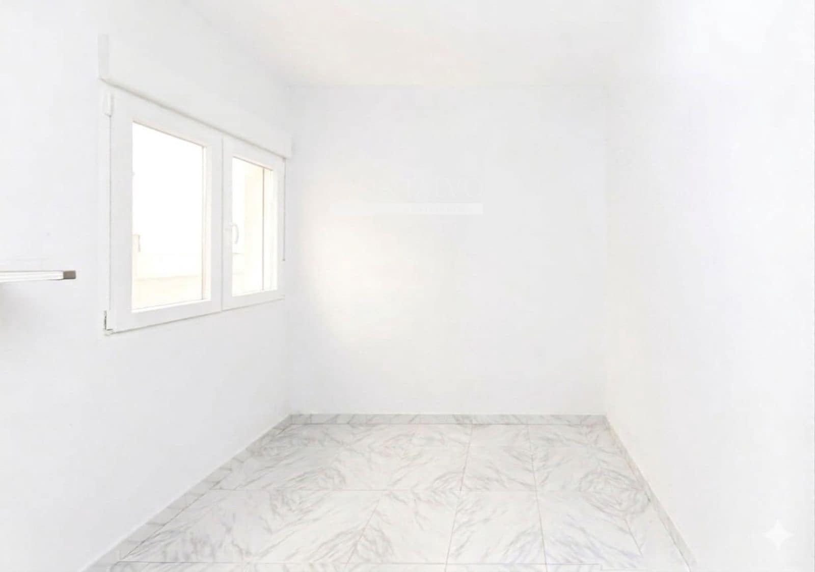 4 bedroom Flat for sale in La Zubia with garage - € 169,000 (Ref: 9922890)