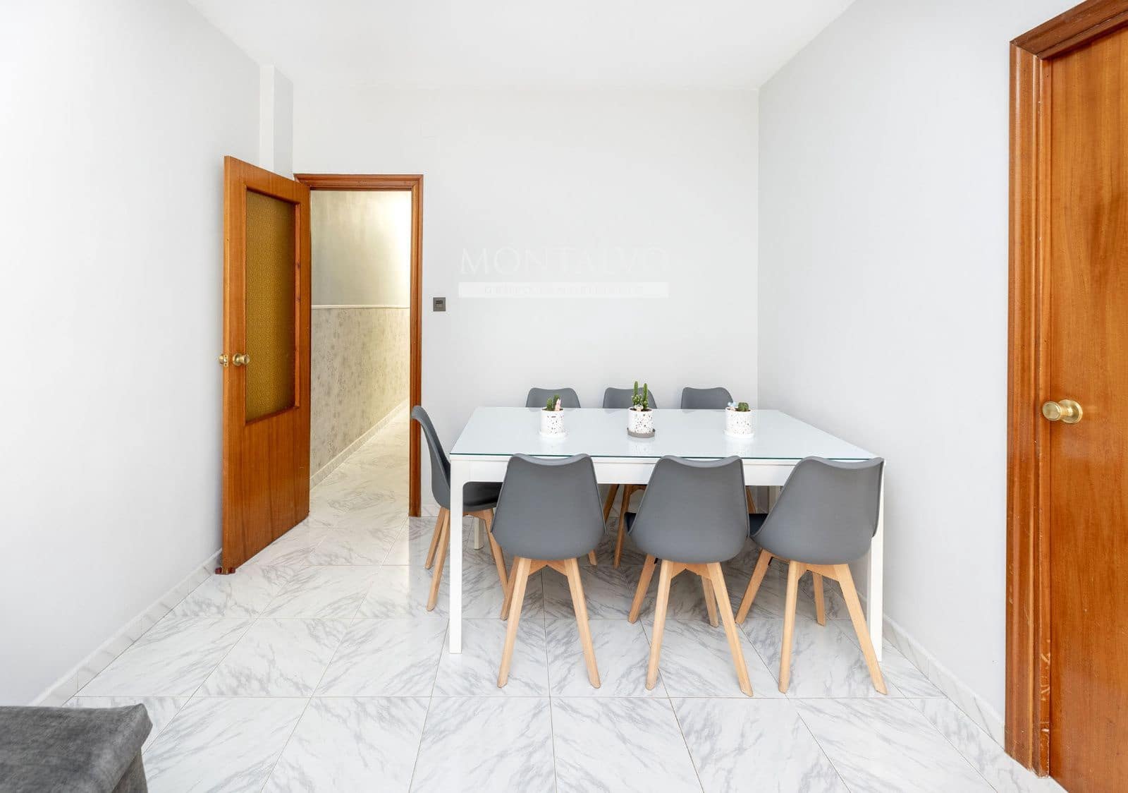 4 bedroom Flat for sale in La Zubia with garage - € 169,000 (Ref: 9922890)