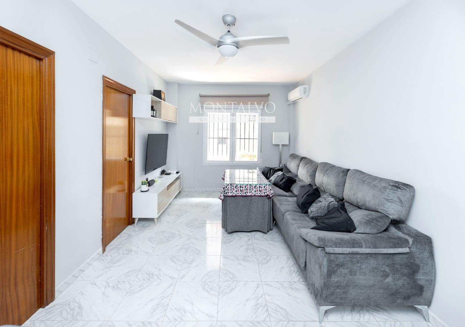 4 bedroom Flat for sale in La Zubia with garage - € 169,000 (Ref: 9922890)