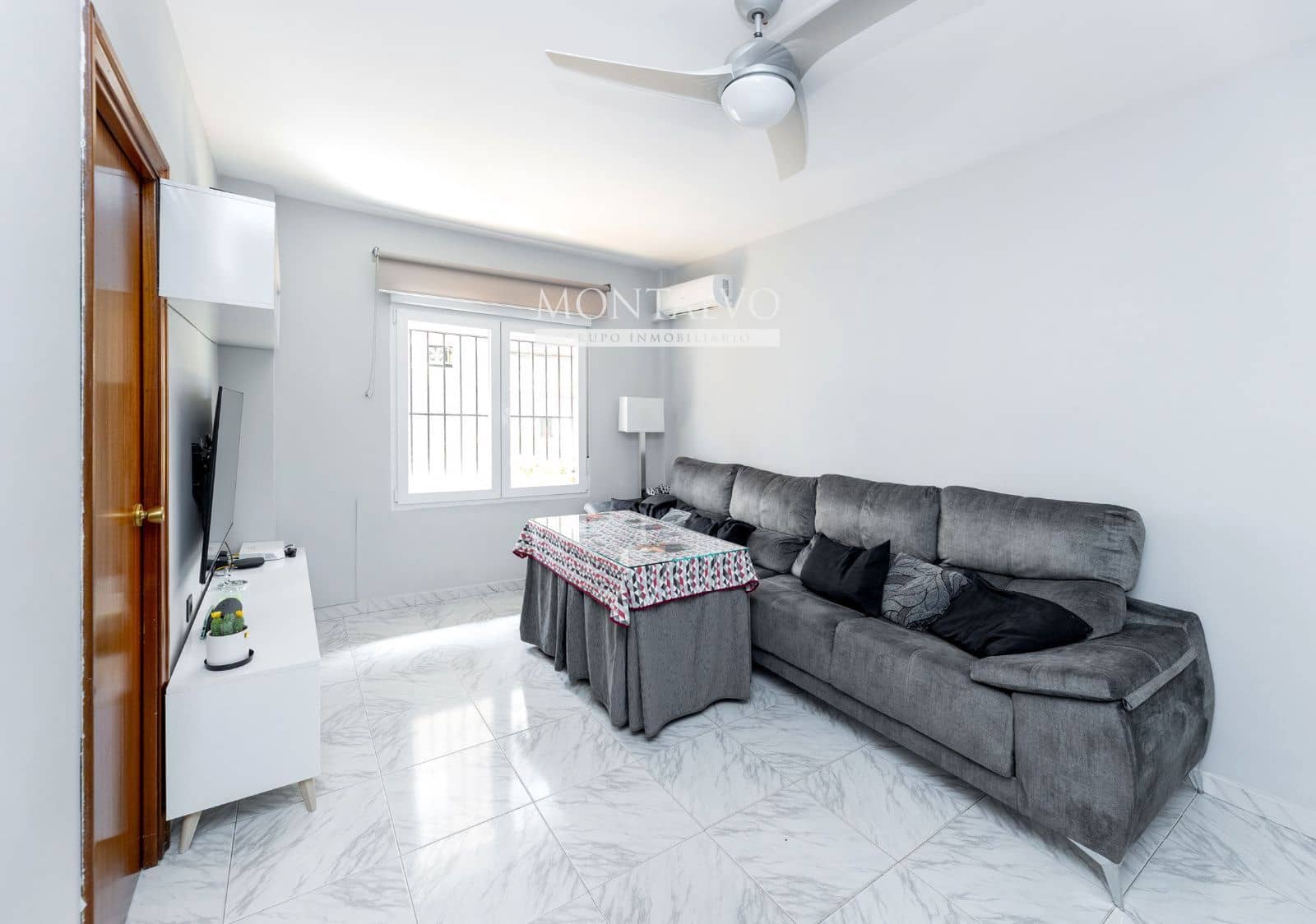 4 bedroom Flat for sale in La Zubia with garage - € 169,000 (Ref: 9922890)