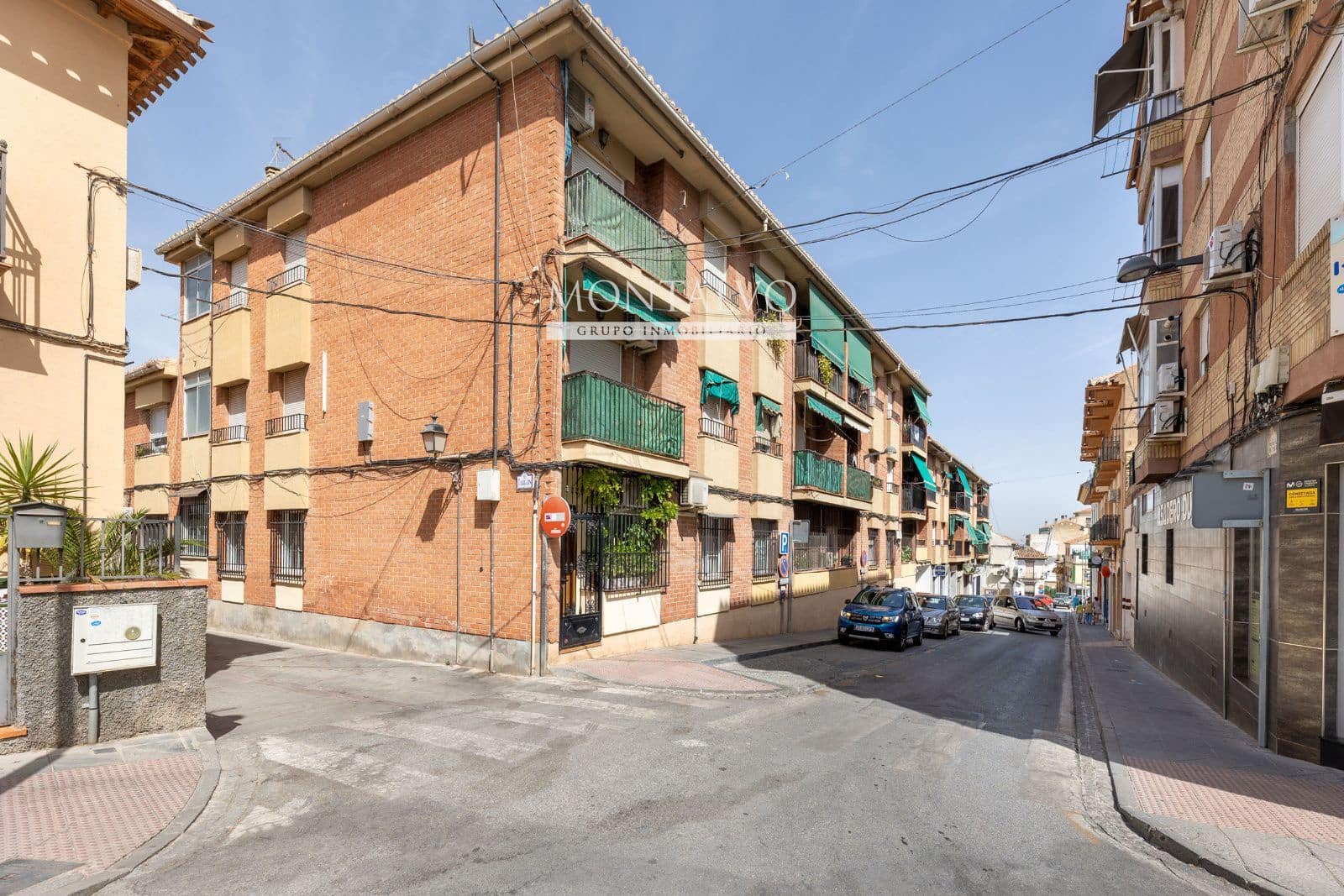 4 bedroom Flat for sale in La Zubia with garage - € 169,000 (Ref: 9922890)