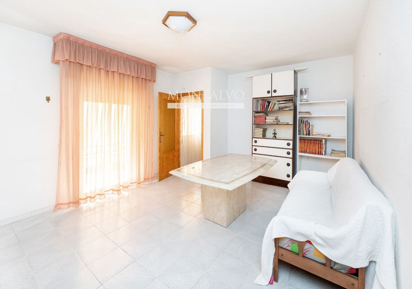 4 bedroom Villa for sale in Atarfe - € 249,000 (Ref: 9926493)