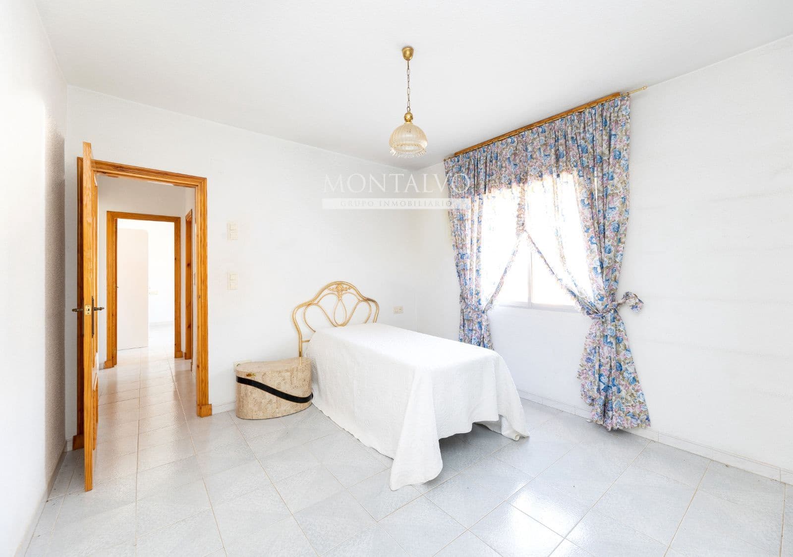 4 bedroom Villa for sale in Atarfe - € 249,000 (Ref: 9926493)