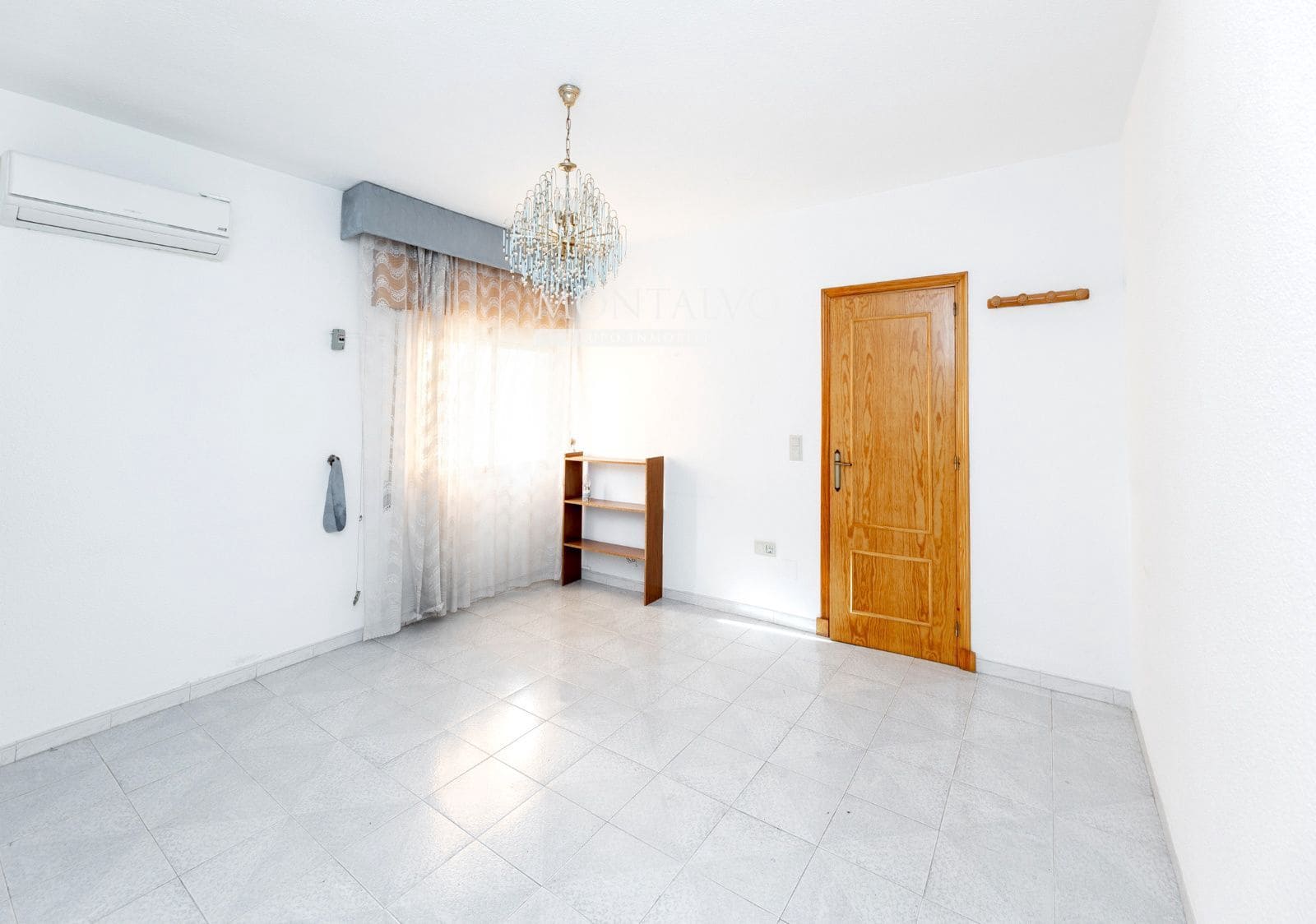 4 bedroom Villa for sale in Atarfe - € 249,000 (Ref: 9926493)