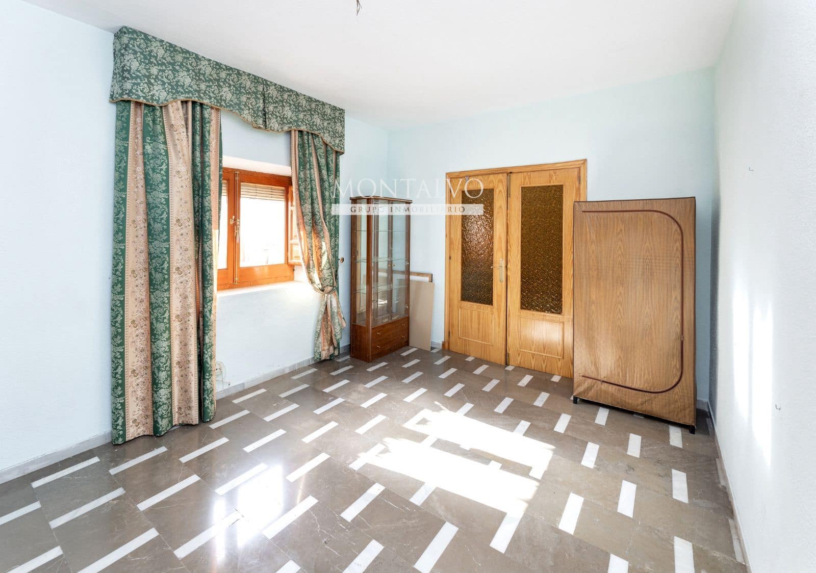 4 bedroom Villa for sale in Atarfe - € 249,000 (Ref: 9926493)