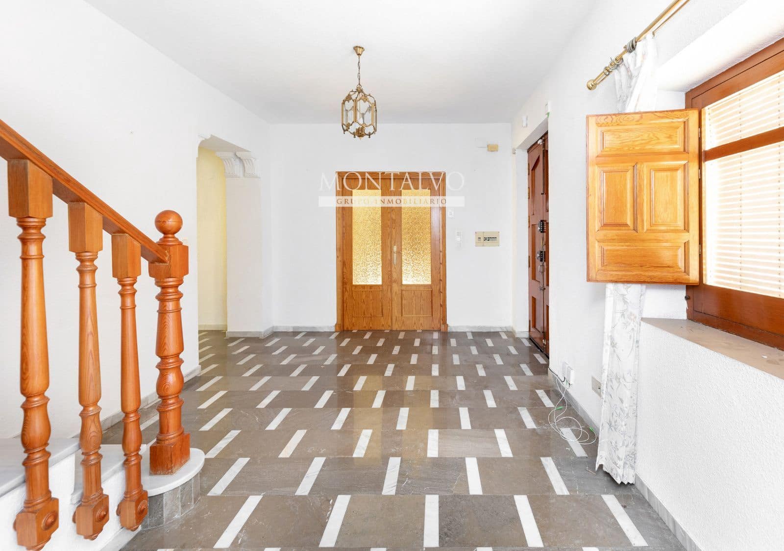 4 bedroom Villa for sale in Atarfe - € 249,000 (Ref: 9926493)
