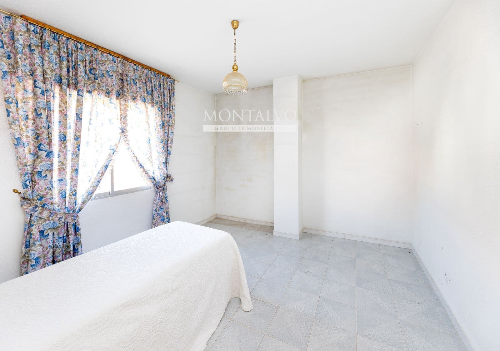 4 bedroom Villa for sale in Atarfe - € 249,000 (Ref: 9926493)