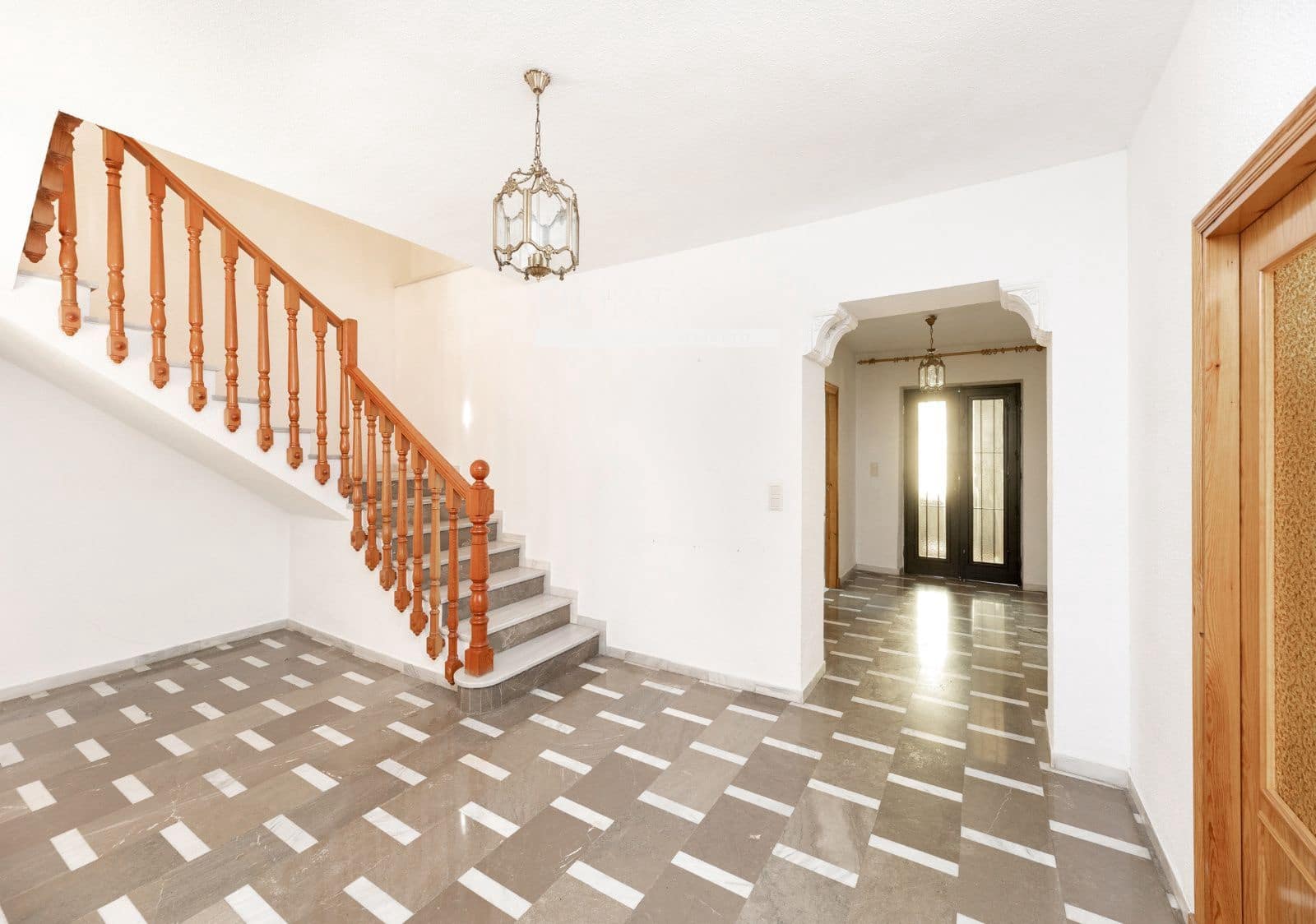 4 bedroom Villa for sale in Atarfe - € 249,000 (Ref: 9926493)