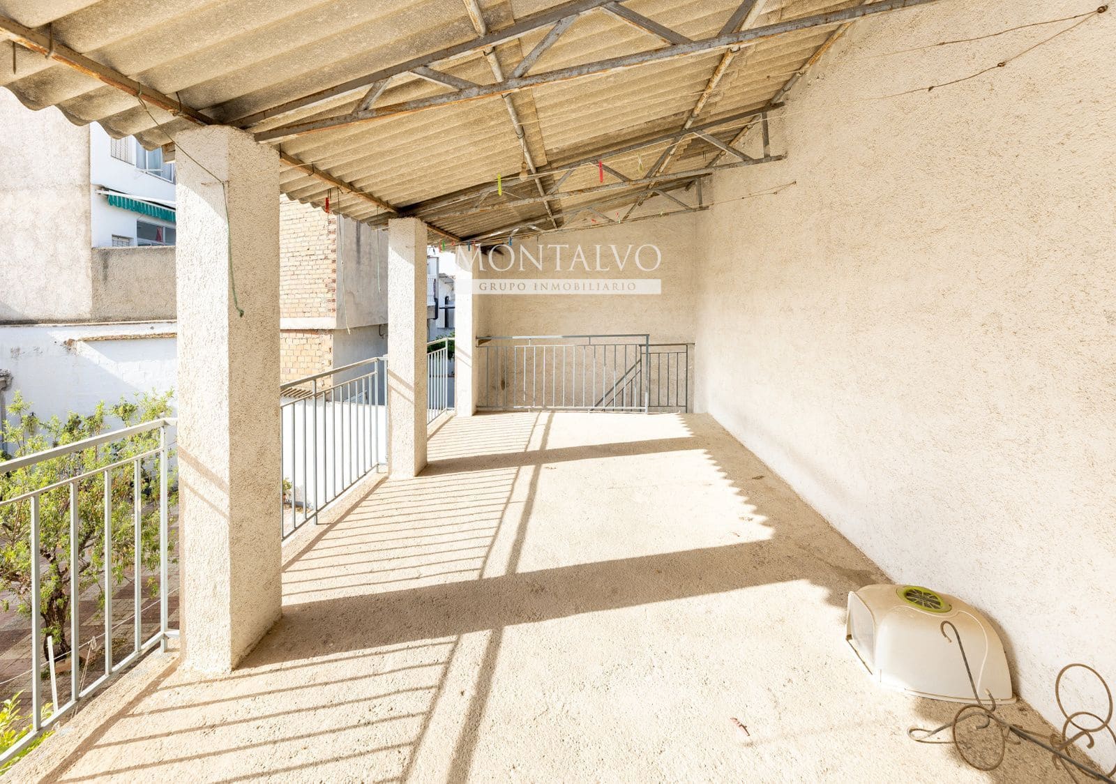 4 bedroom Villa for sale in Atarfe - € 249,000 (Ref: 9926493)