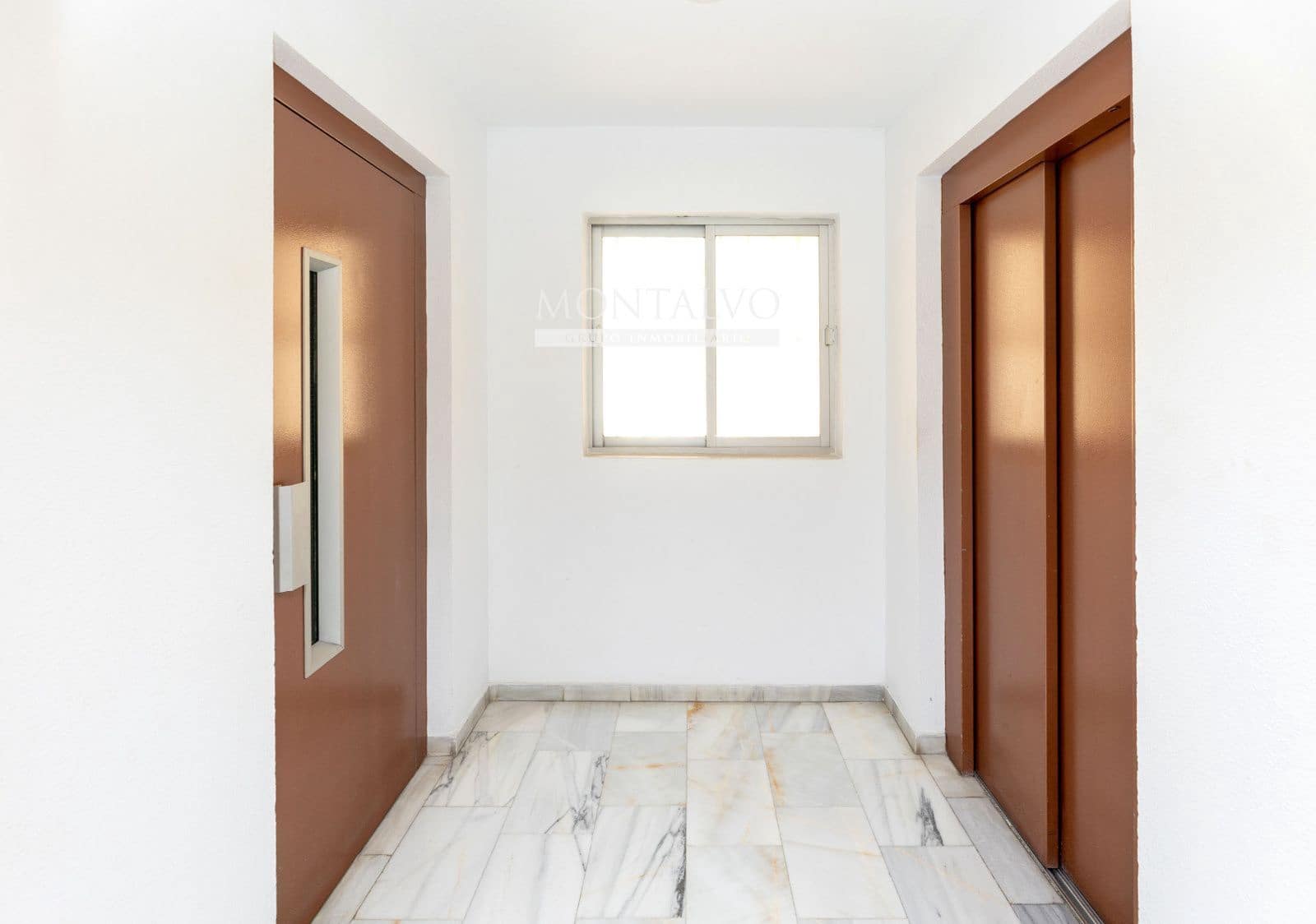 4 quarto Apartamento para arrendar em Granada cidade - 1 000 € (Ref: 9938589)