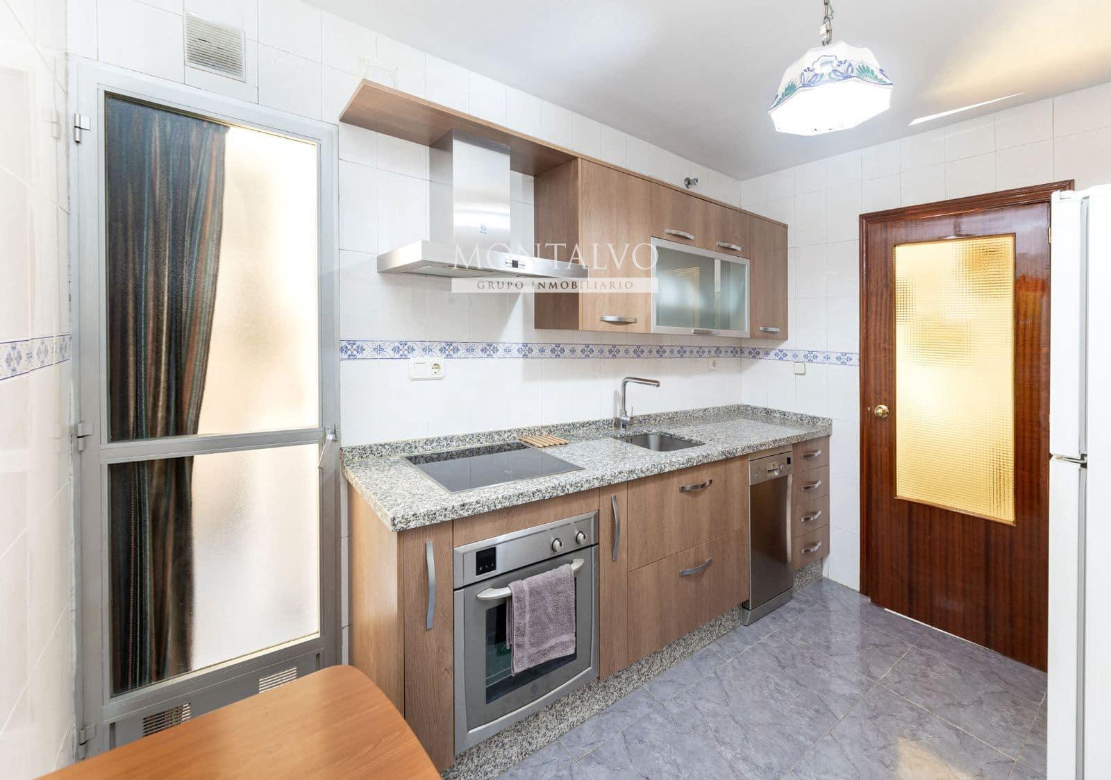 4 quarto Apartamento para arrendar em Granada cidade - 1 000 € (Ref: 9938589)