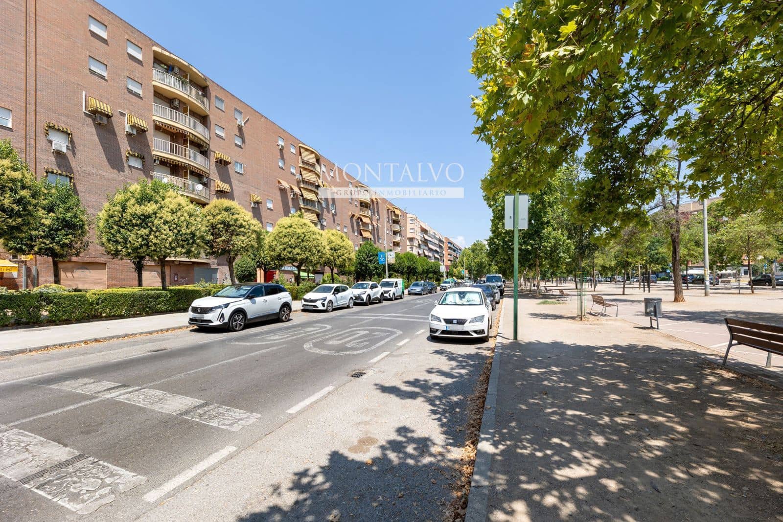 4 quarto Apartamento para arrendar em Granada cidade - 1 000 € (Ref: 9938589)